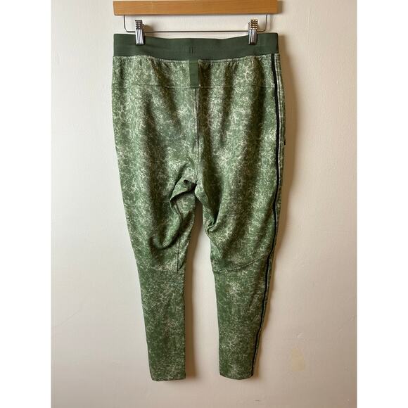 Lululemon Textured Tech Pant Denim Wash Print Green Twill Multi Size M - Picture 3 of 6